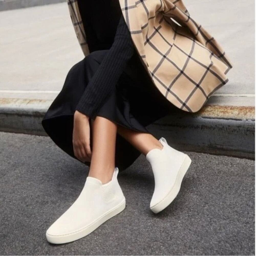 Rothy's The Chelsea Boot in‎ White Women’s Size 5